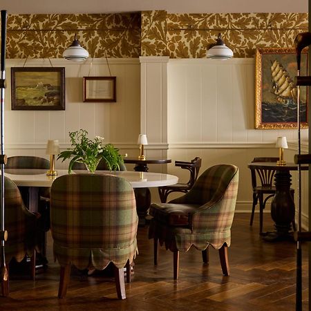 Portrush Adelphi Hotel ภายนอก รูปภาพ