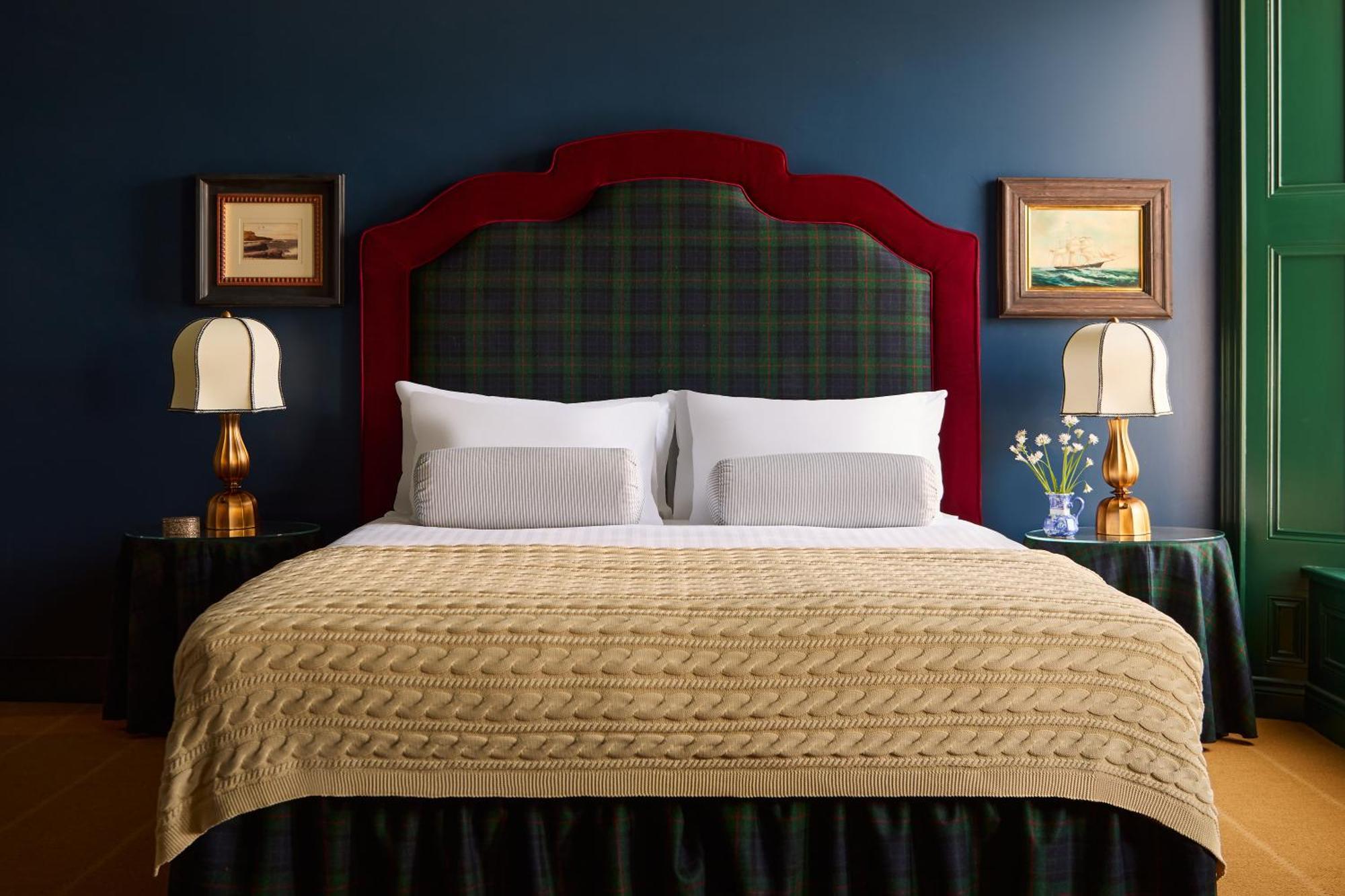 Portrush Adelphi Hotel ภายนอก รูปภาพ