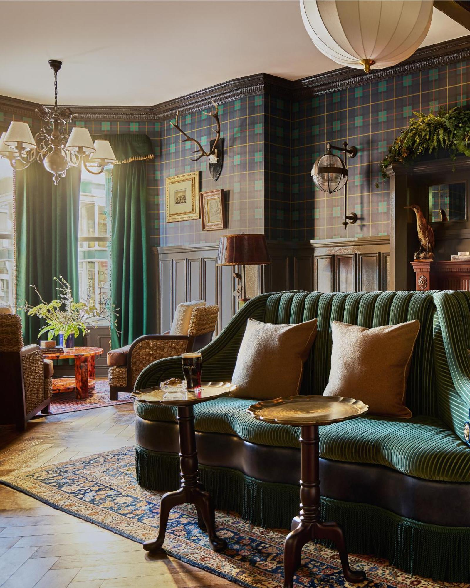 Portrush Adelphi Hotel ภายนอก รูปภาพ