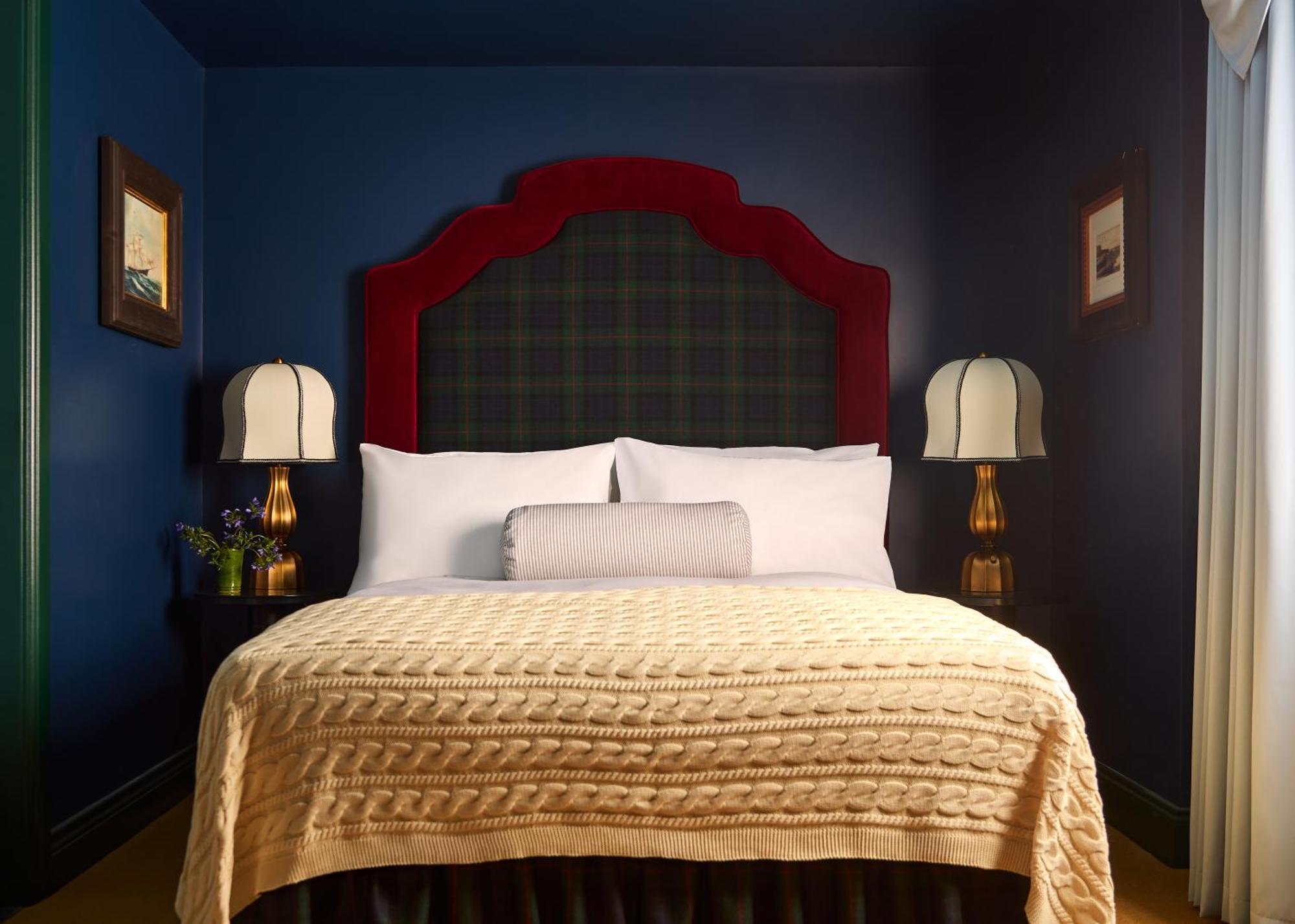Portrush Adelphi Hotel ภายนอก รูปภาพ